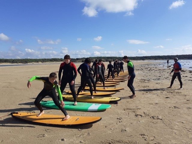 SORTIE SURF SUR LA PLAGE DU VEILLON